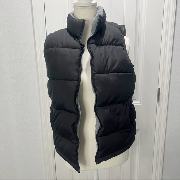 Old Navy Puffer Vest Black Size Large Sleeveless Fleece Inside Pockets Zippered - Picture 3 of 12